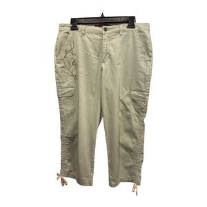 Gloria Vanderbilt Women's Capris - Light Green. Size 10